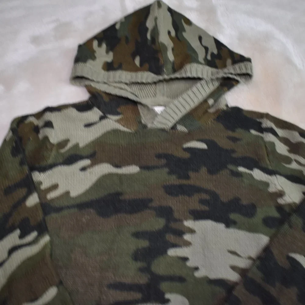Boys Camo Hooded Sweater Size 5/6 Long Sleeve Knit Green Black